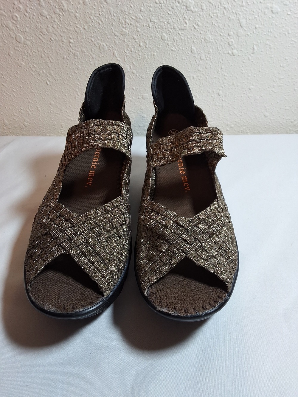 Bernie Mev Bronze Metallic Woven Stretch Wedge Sandals Size 6 - Picture 2 of 10